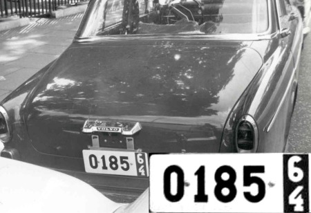 Swedish export Volvo from Gothenburg (O) valid during 1964, seen in London.   Brumby archive