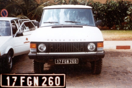 A Federal Government plate of the 1970s on a Range Rover, in Lagos.Brumby archive